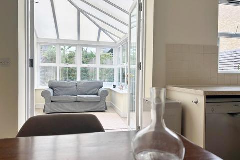 32 Whitstone Lane, Beckenham, BR3 3FZ