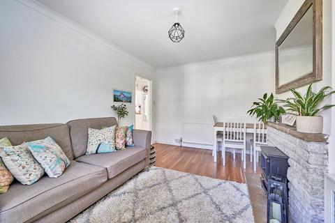 2 bedroom maisonette for sale, Kenton Gardens, Hertfordshire AL1