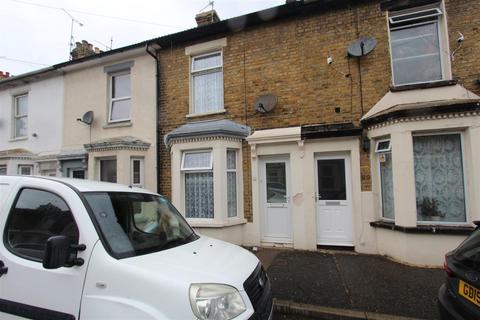 2 bedroom terraced house to rent, Berridge Road, Sheerness