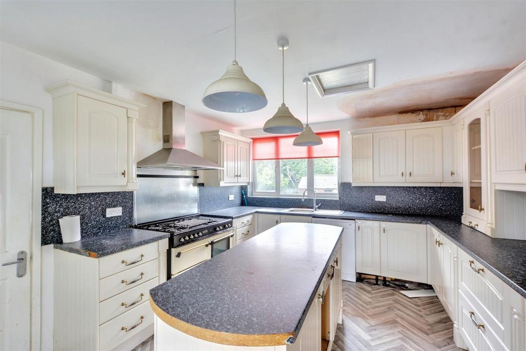 Kitchen 1.jpeg