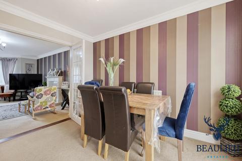 4 Clevedon Close, Great Notley, Braintree, CM77 7YT