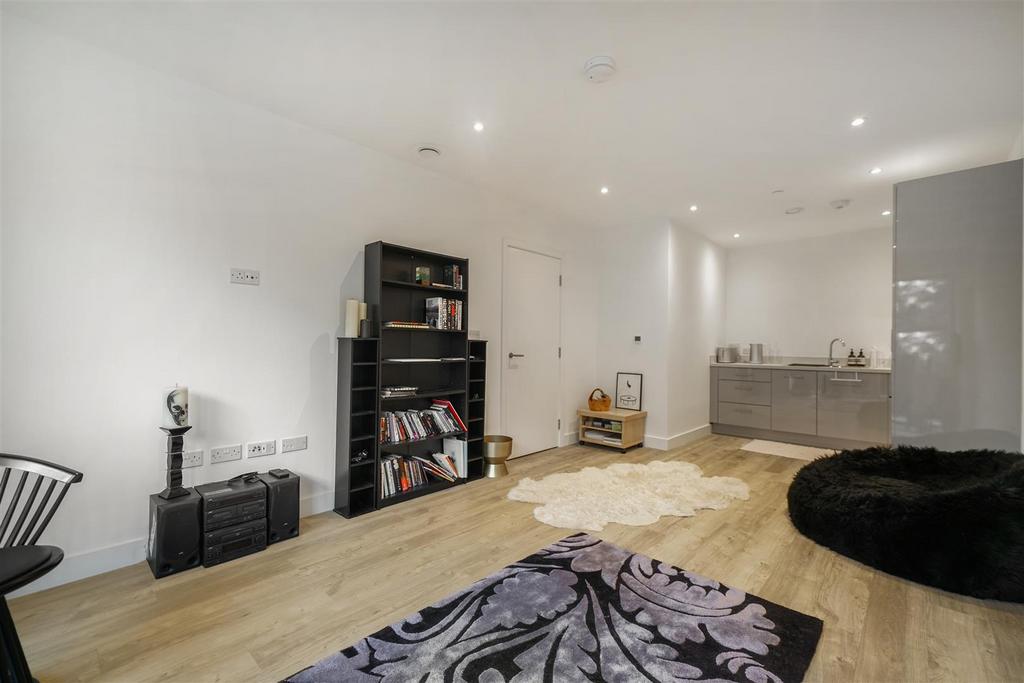 Flat 6, Raphis Court - OSBYNt SHv KUxtd7iv TZe.jpg