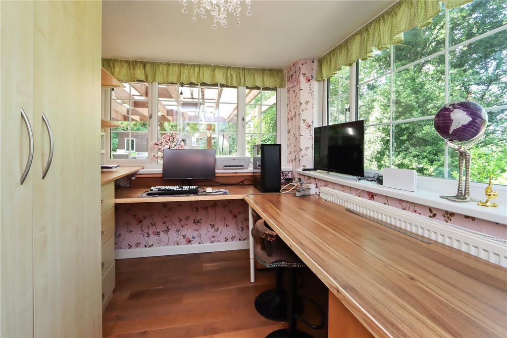 Bedroom 4 / Office