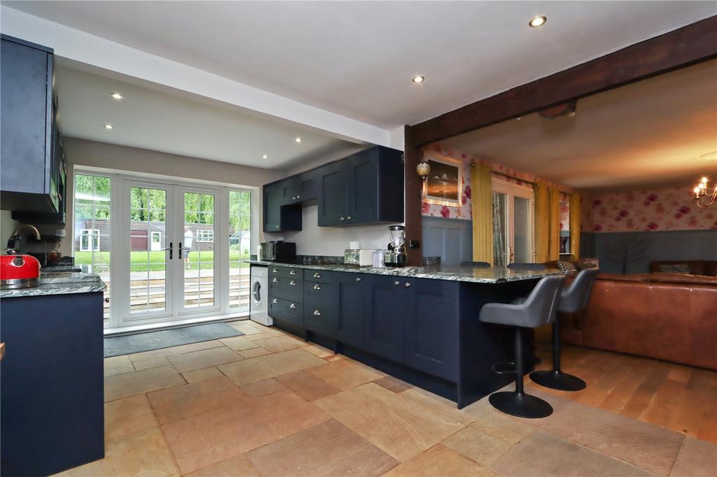 Kitchen Area Pic 1