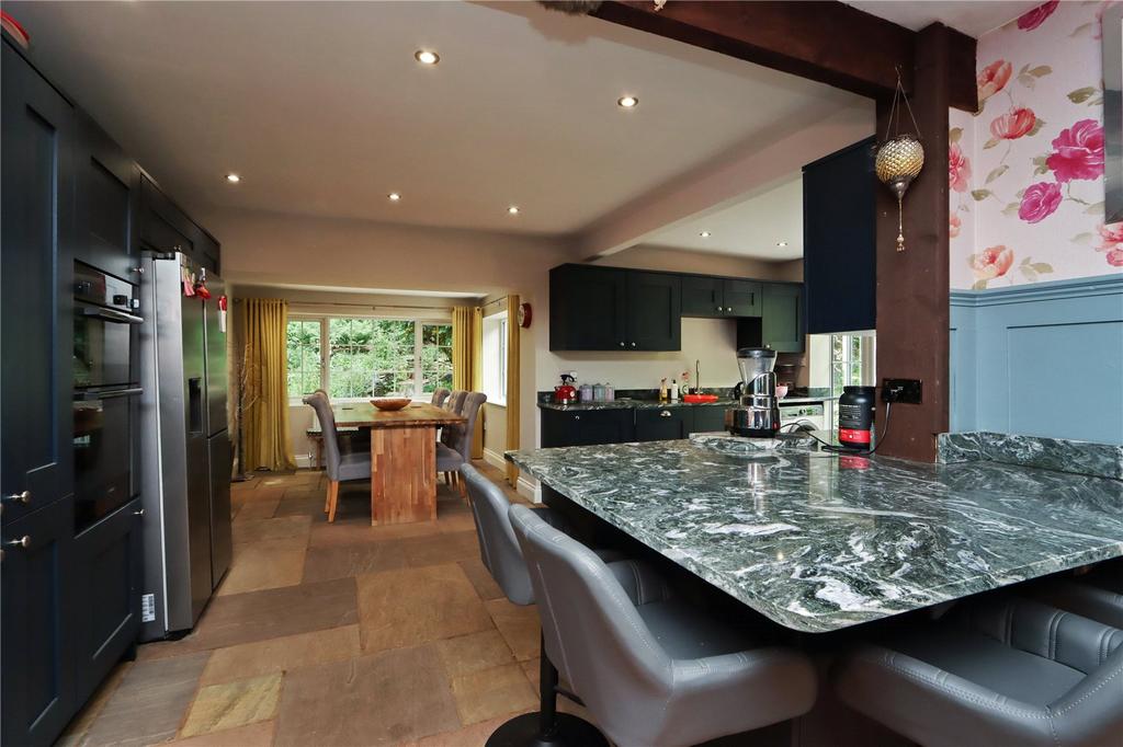 Kitchen Diner Pic 2