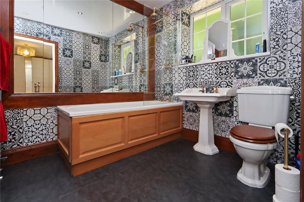 En Suite Bathroom