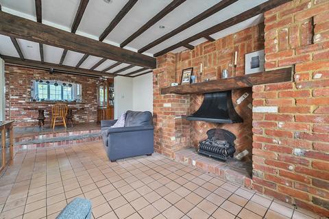 3 bedroom semi-detached house for sale, Bath Road, Calcot, Reading