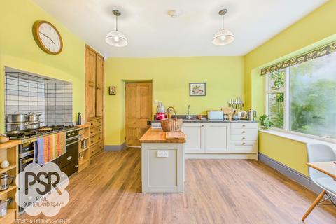 undefined, Spring Bank, New Mills, SK22