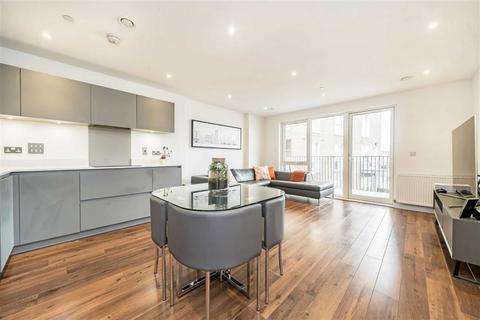 3 bedroom flat for sale, Cofferdam Way, London SE8