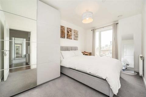 3 bedroom flat for sale, Cofferdam Way, London SE8