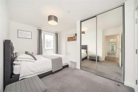 3 bedroom flat for sale, Cofferdam Way, London SE8