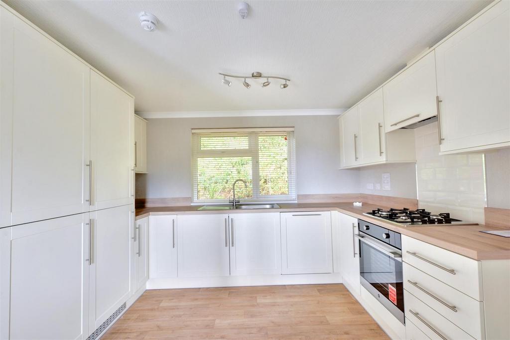 Kitchen 1.jpeg