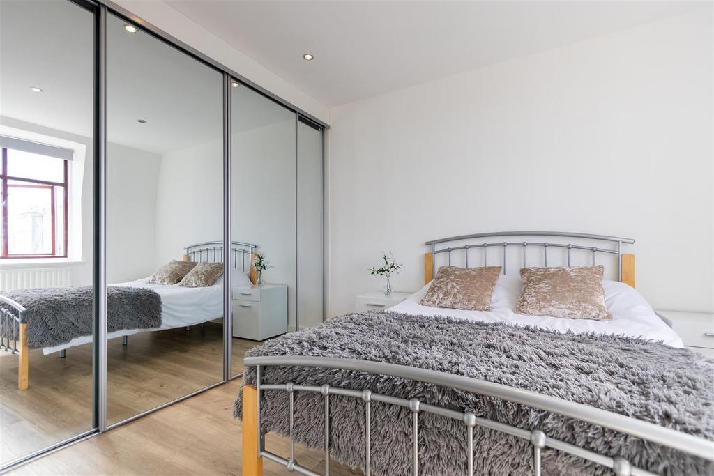 Bedroom 11.jpg