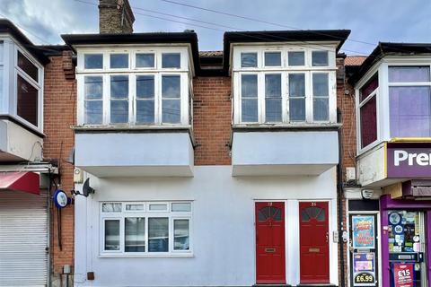 2 bedroom property for sale, Commercial Road, Westcliff-On-Sea
