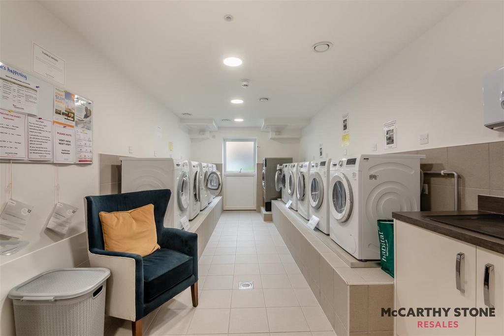 8618914-interior06.jpg