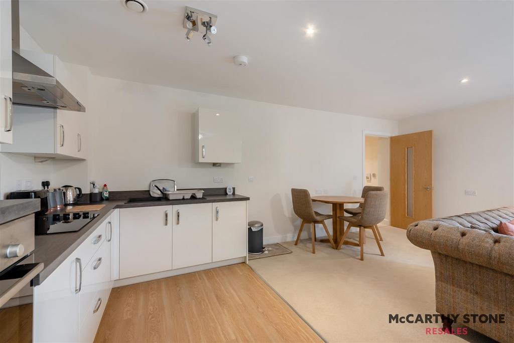 8618914-interior13.jpg