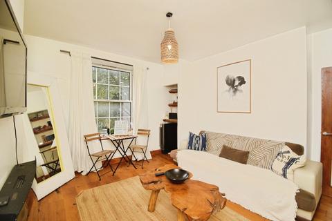 2 bedroom flat for sale, Deptford Church Street, London SE8