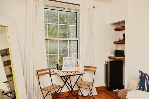 2 bedroom flat for sale, Deptford Church Street, London SE8