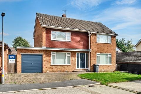 3 bedroom detached house for sale, Dene Court, Chelmsford CM1