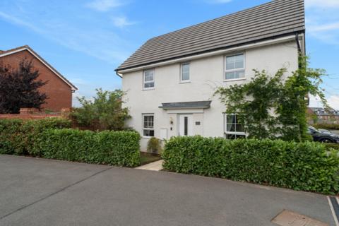3 bedroom detached house for sale, Garland Road, Rossington, DN11