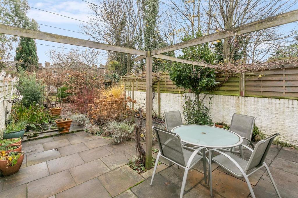 Chiswick High Road, W4 - FOR SALE