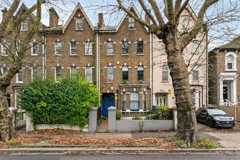 2 bedroom flat for sale, Chiswick High Road, London, W4