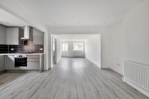3 The Croft, Ruislip, HA4 0SF