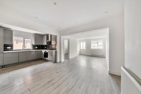 3 The Croft, Ruislip, HA4 0SF
