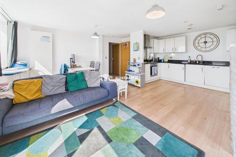 2 bedroom apartment for sale, Flowers Close, London