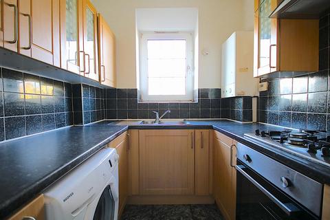 3 bedroom flat to rent, Prusom Street, London E1W