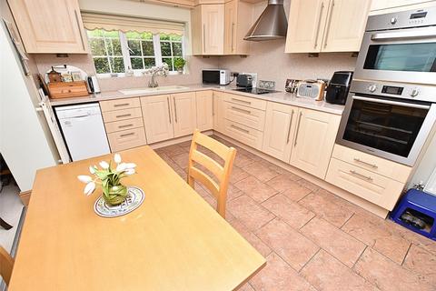 20 Brigsley Road, Waltham, Grimsby, DN37 0JY