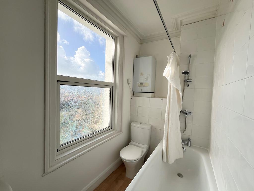 Apartment in Brighton - View 4