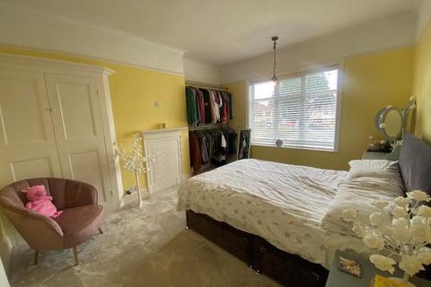 undefined, Chanterlands Avenue, Hull, HU5 4EB