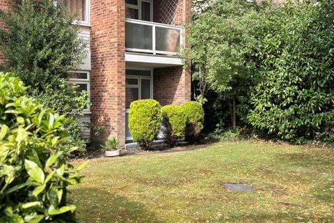 Flat 2, 77 Albemarle Road, Beckenham, BR3 5HW