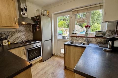 2 bedroom ground floor flat for sale, Milford