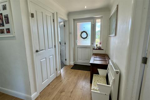 2 bedroom ground floor flat for sale, Milford
