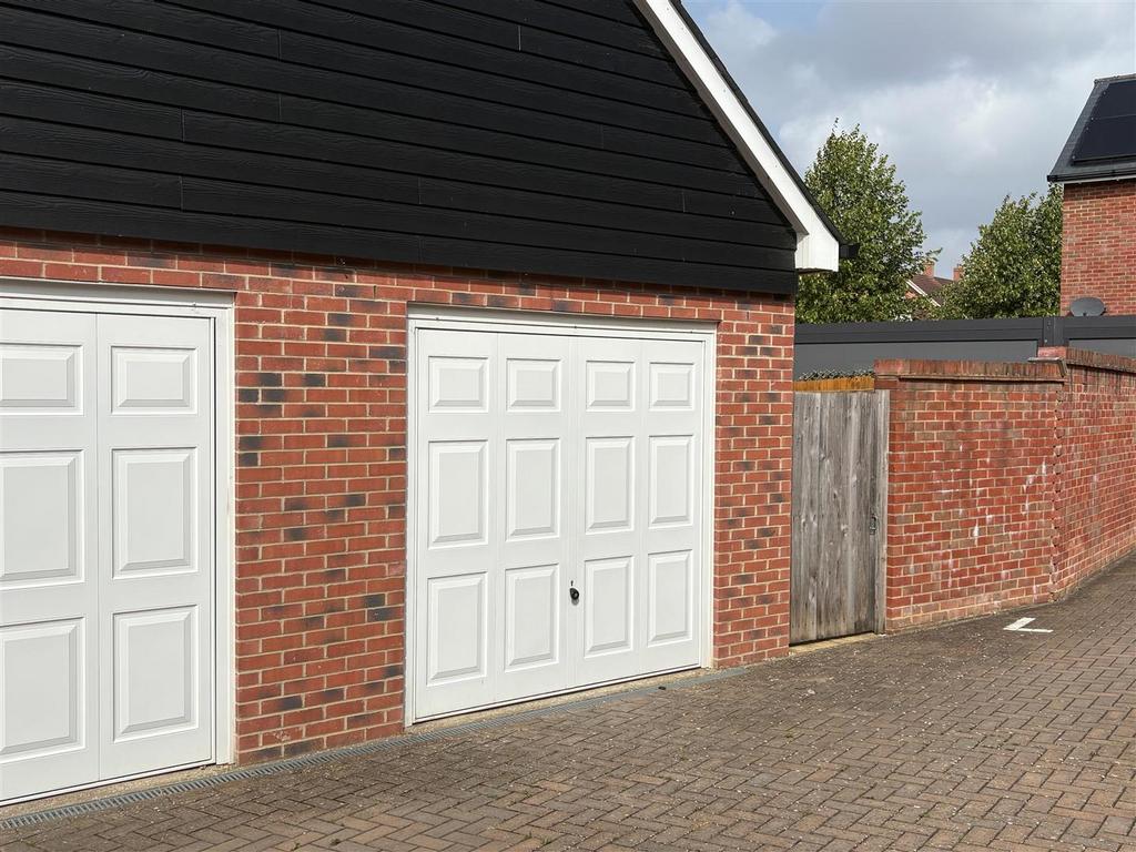Garage.jpg