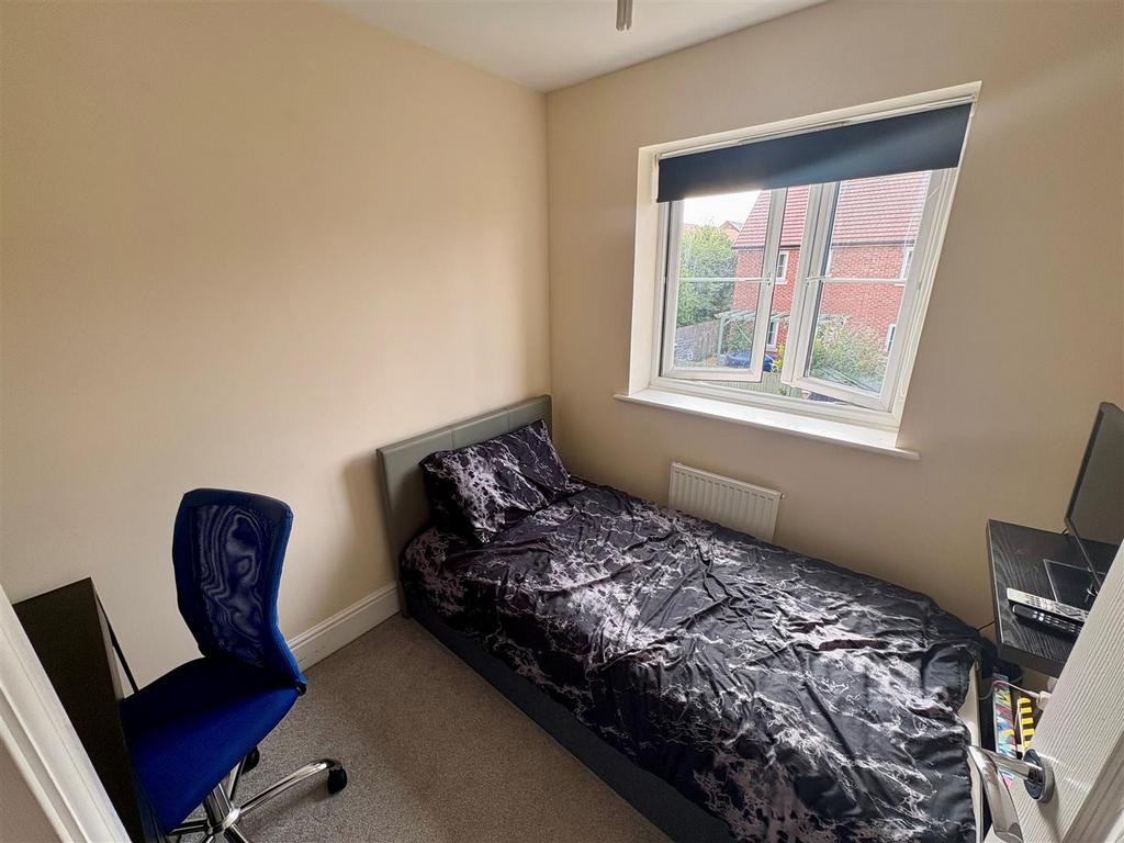 Bed 3.jpg
