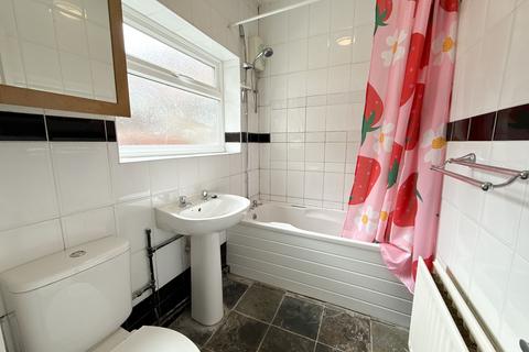 undefined, Rayleigh Grove, Gateshead, NE8