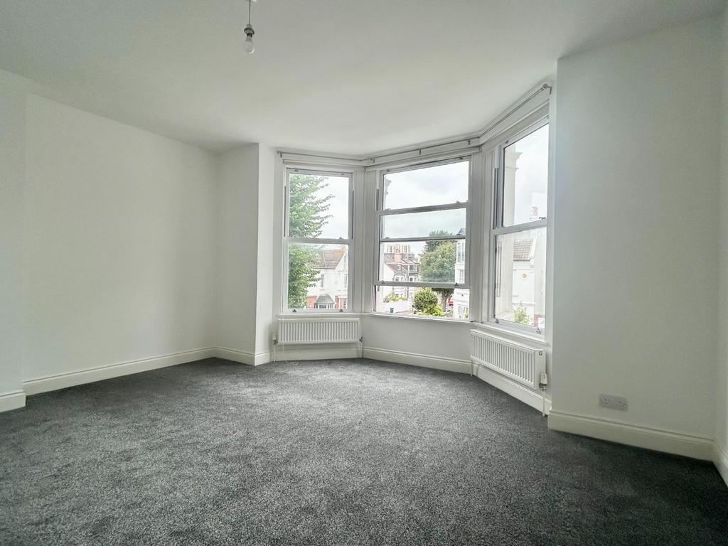 Bedroom 1.jpg