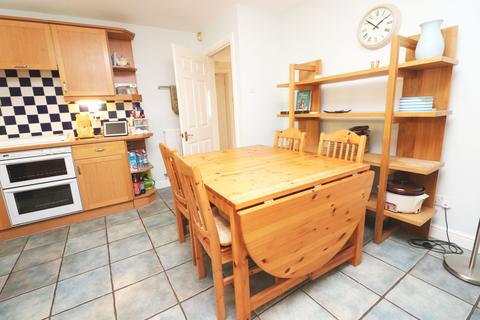 28 Danehurst Close, Egham, TW20 9PX
