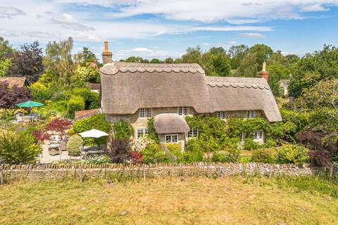 4 bedroom detached house for sale, Parkers Lane, Kington Langley