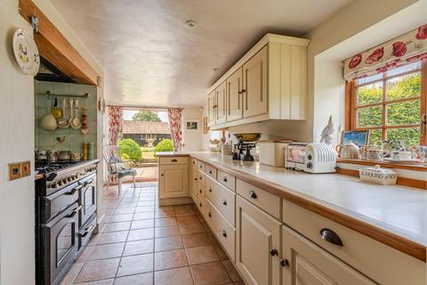 4 bedroom detached house for sale, Parkers Lane, Kington Langley