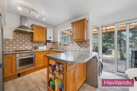 4 bedroom semi-detached house for sale, Woodgrange Avenue, Enfield