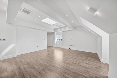 3 bedroom apartment for sale, Kew Bridge Road, Brentford TW8