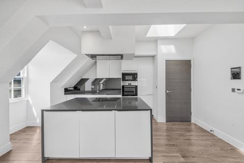 3 bedroom apartment for sale, Kew Bridge Road, Brentford TW8