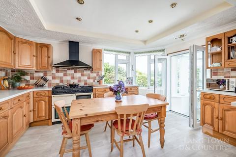 4 bedroom detached house for sale, Tavistock Road, Yelverton PL20
