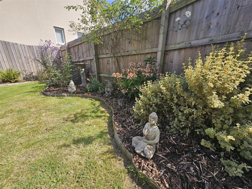 Gardens (2).jpg