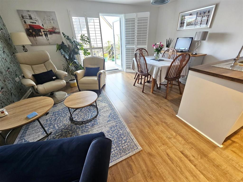 Living Dining.jpg