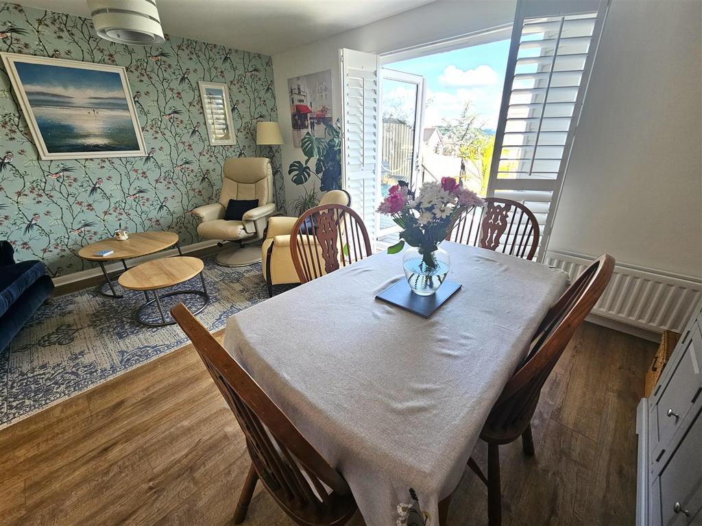Dining Area.jpg